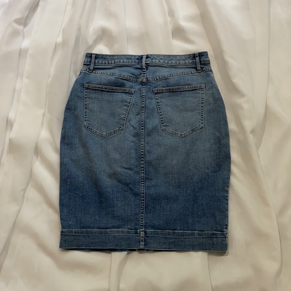 Banana Republic Denim Pencil Skirt - Picture 4 of 7